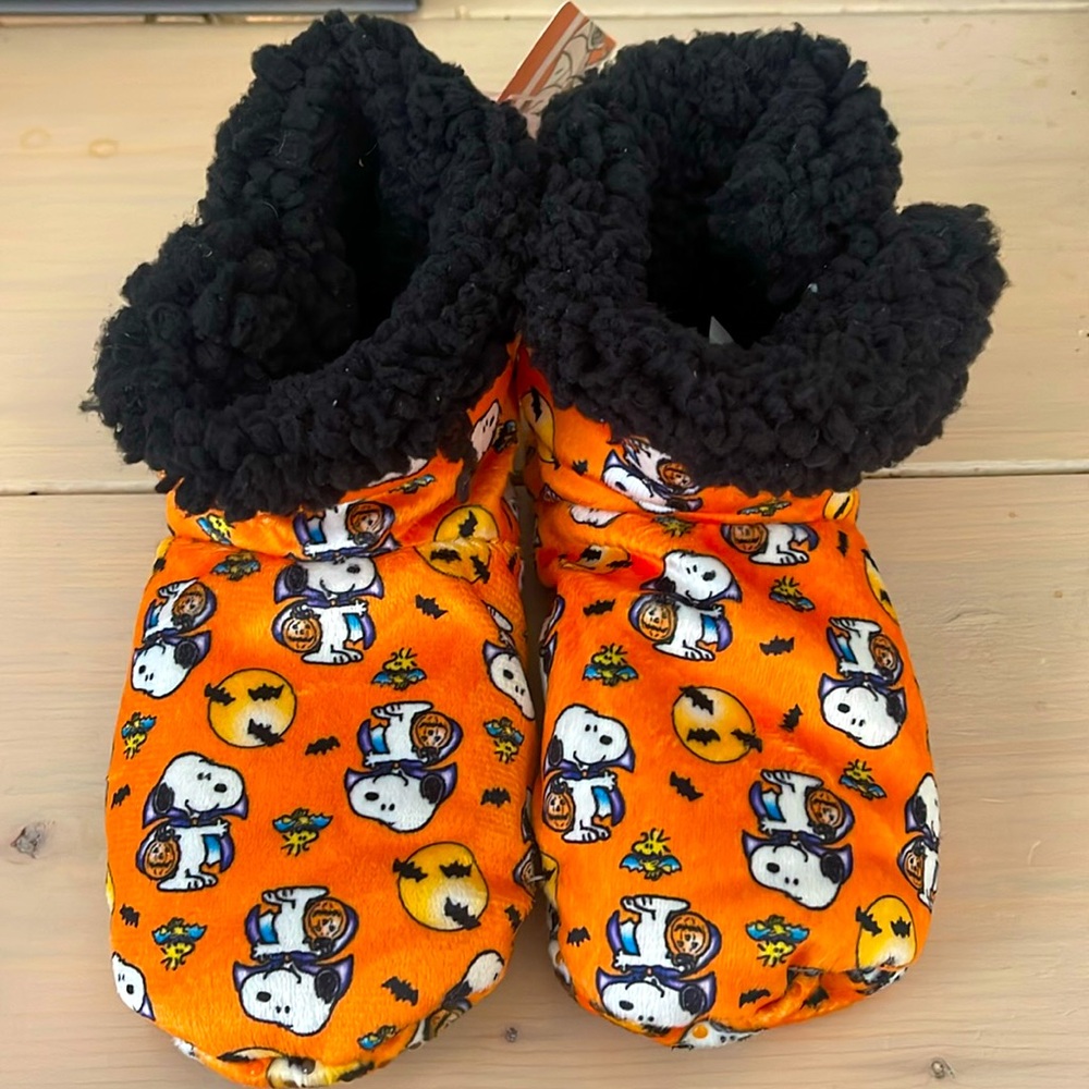 Peanuts Halloween slippers